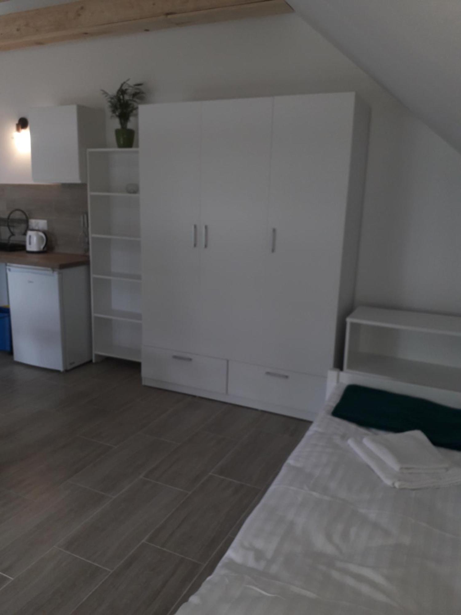Paprotowka Apartament Wiosenny Paprotno Esterno foto
